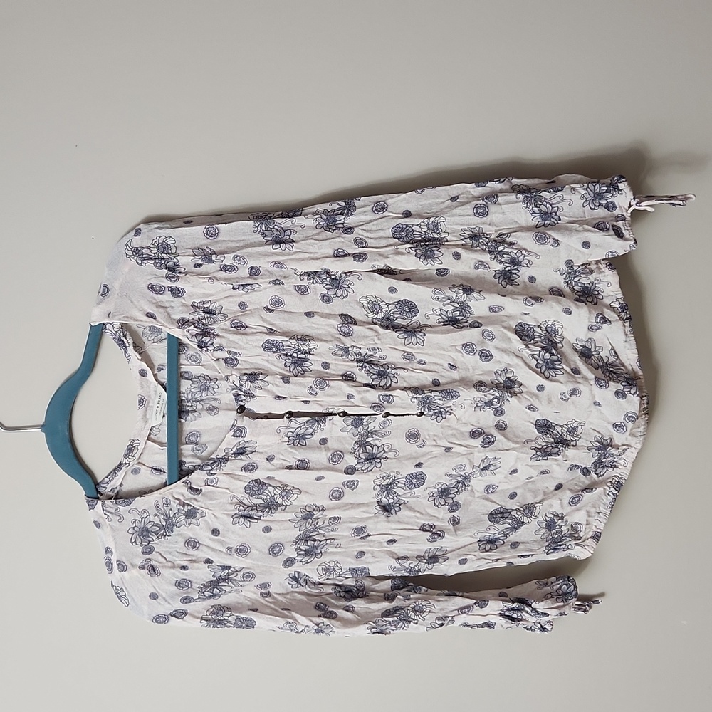 Long Sleeve Pattern Blouse